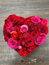 Load image into Gallery viewer, Lovestruck
