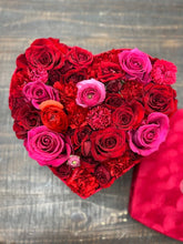 Load image into Gallery viewer, Lovestruck
